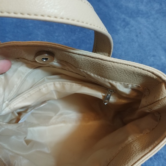 Medium Tan Shoulder Bag - Picture 4 of 5